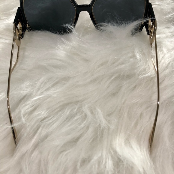 CHRISTIAN DIOR 30MONTAIGNE2 OVERSIZED SQUARE SUNGLASSES IN BLACK/GOLD - Picture 6 of 12